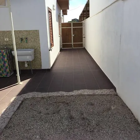 Casetta Girasole A Due Passi Dal Mare Apartmán *